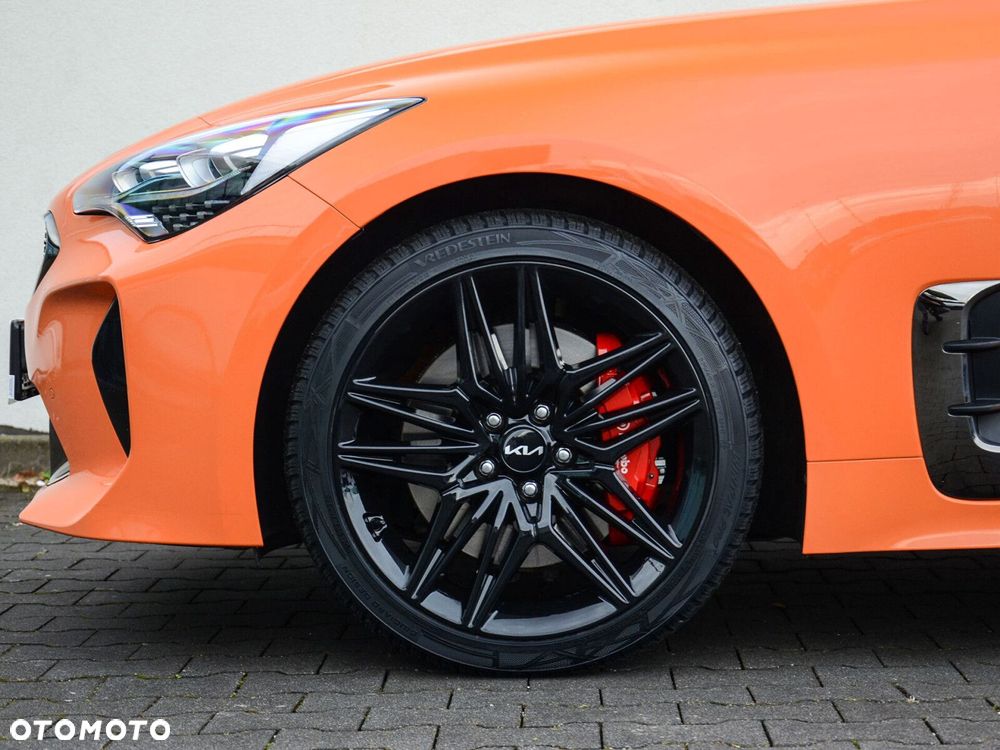 Kia Stinger - 8