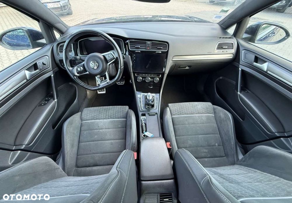 Volkswagen Golf - 21