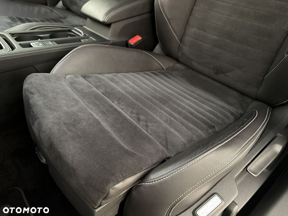 Volkswagen Passat - 18