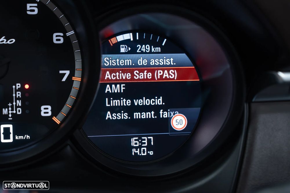 Porsche Macan Turbo PDK - 33