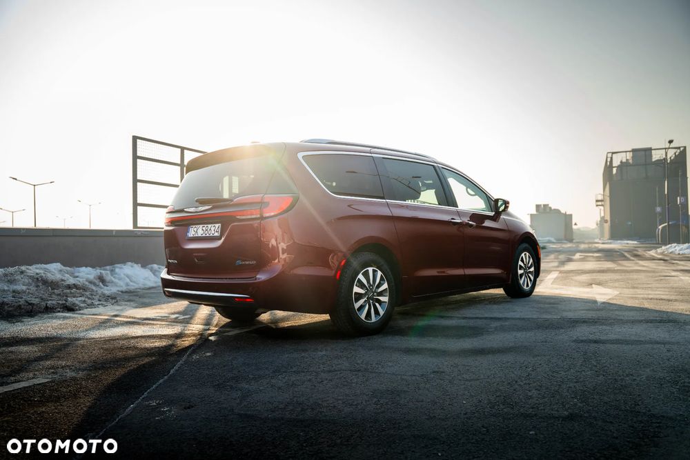 Chrysler Pacifica - 8