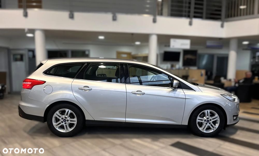 Ford Focus ver-1-5-ecoboost-start--stopp--system-titanium-x - 7