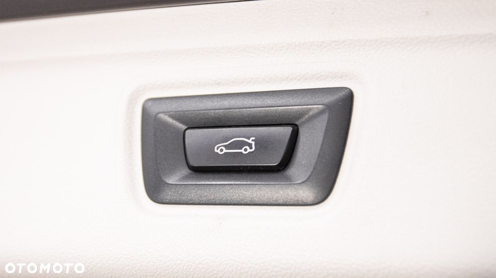 BMW Seria 3 320i Advantage sport - 37