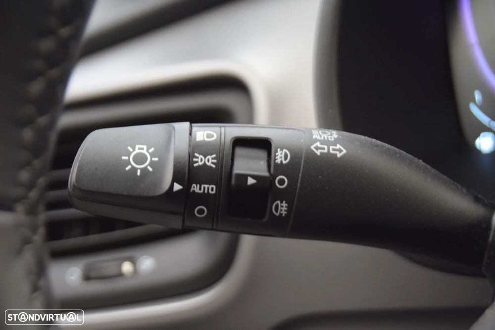 Kia Stonic 1.2 MPi Dynamic - 10
