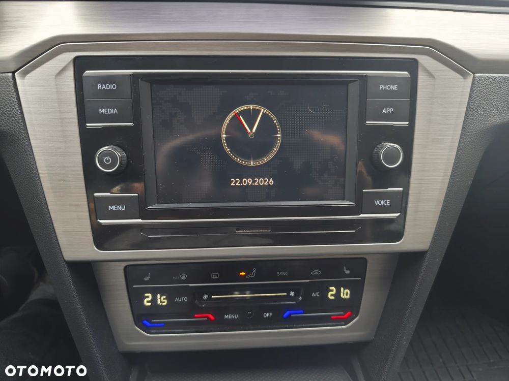 Volkswagen Passat - 21