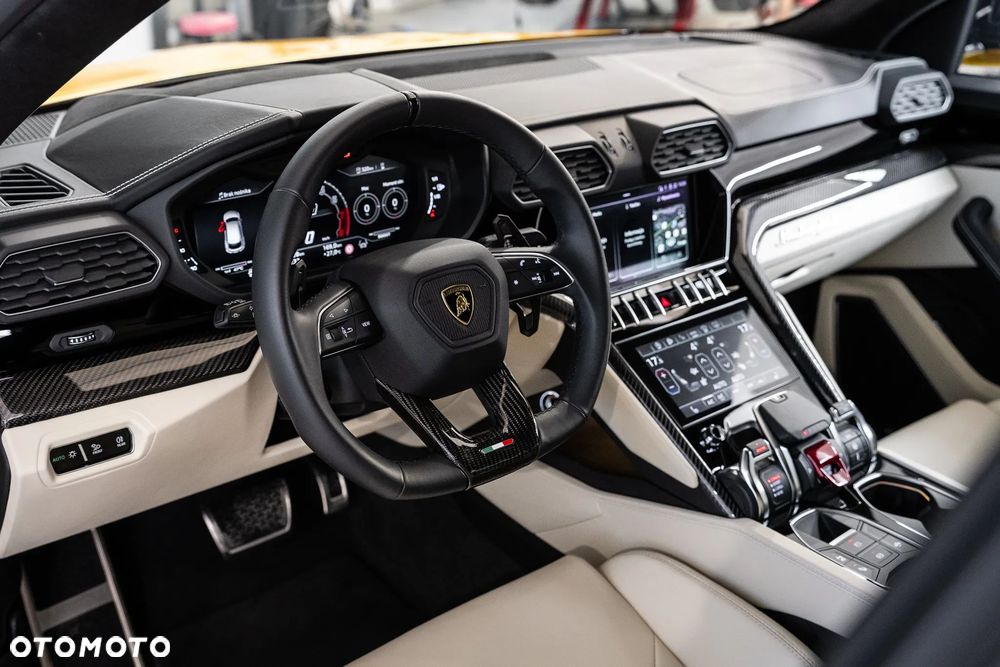 Lamborghini Urus - 36