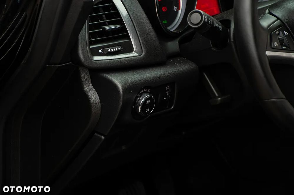 Opel Astra 1.6 Turbo Edition - 35