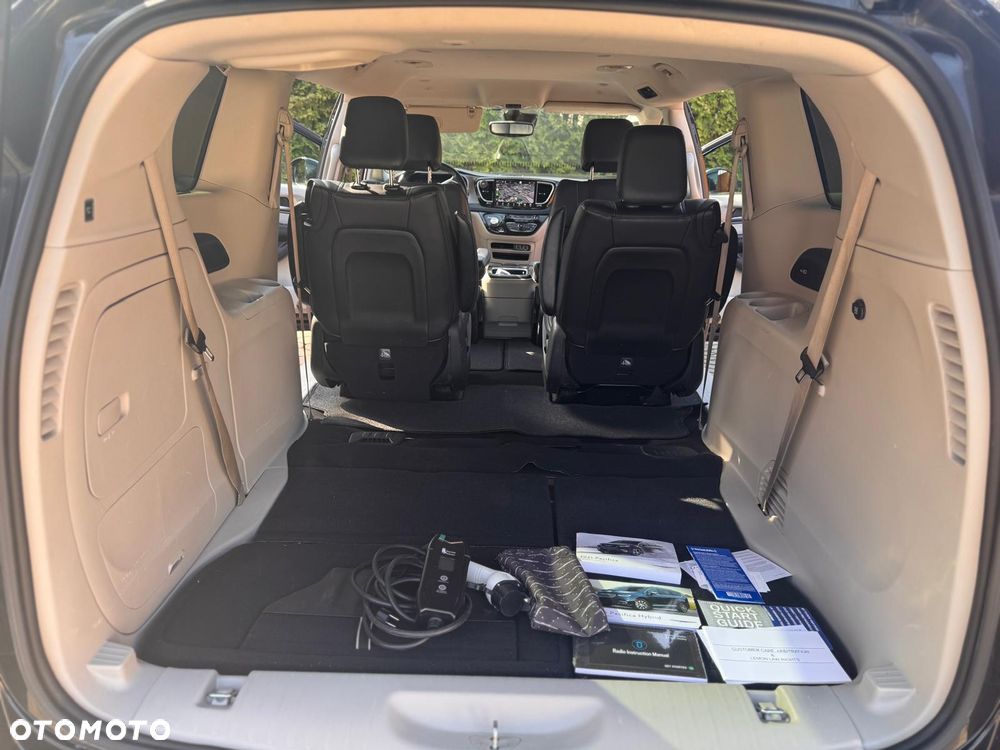 Chrysler Pacifica - 22