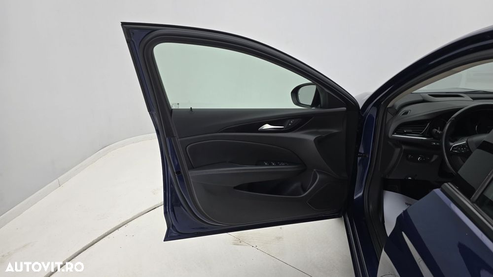 Opel Insignia - 11