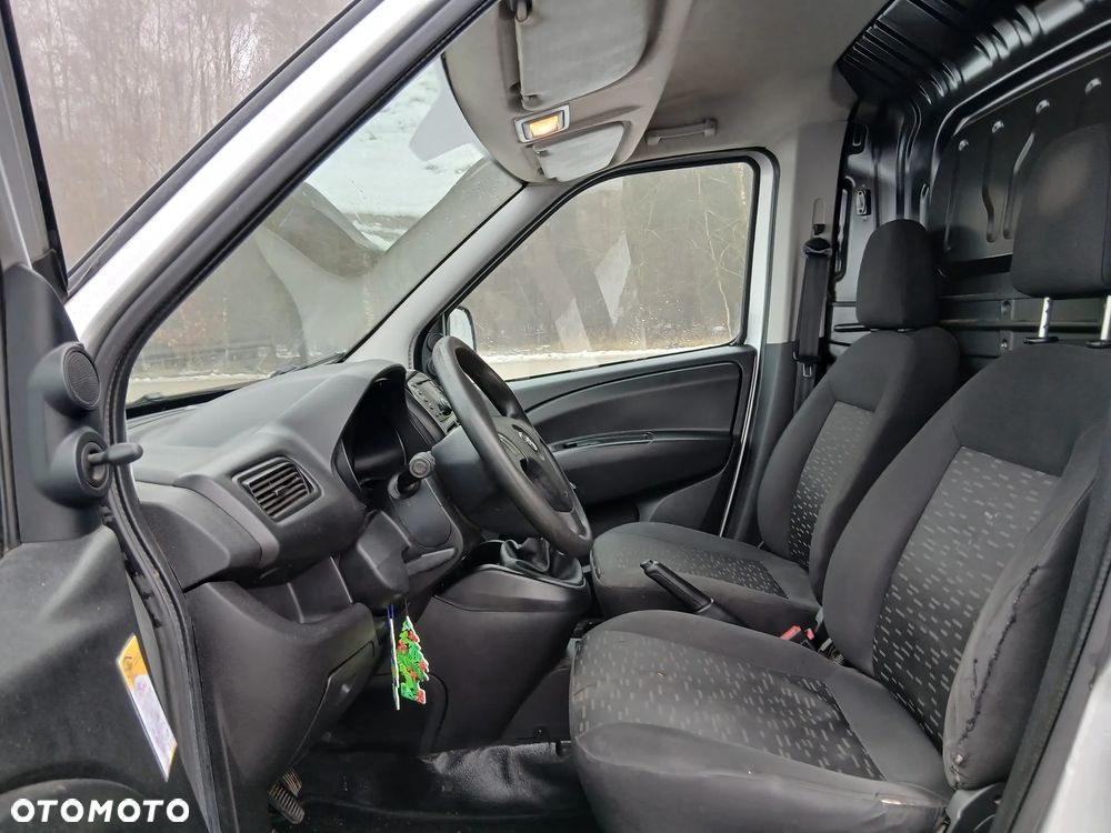 Opel COMBO - 10