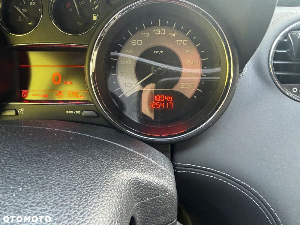 Peugeot RCZ 1.6 THP - 11