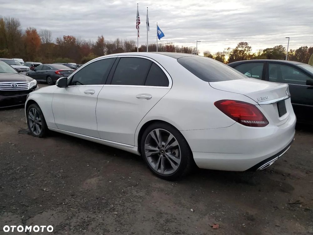 Mercedes-Benz Klasa C 300 9G-TRONIC Exclusive - 2