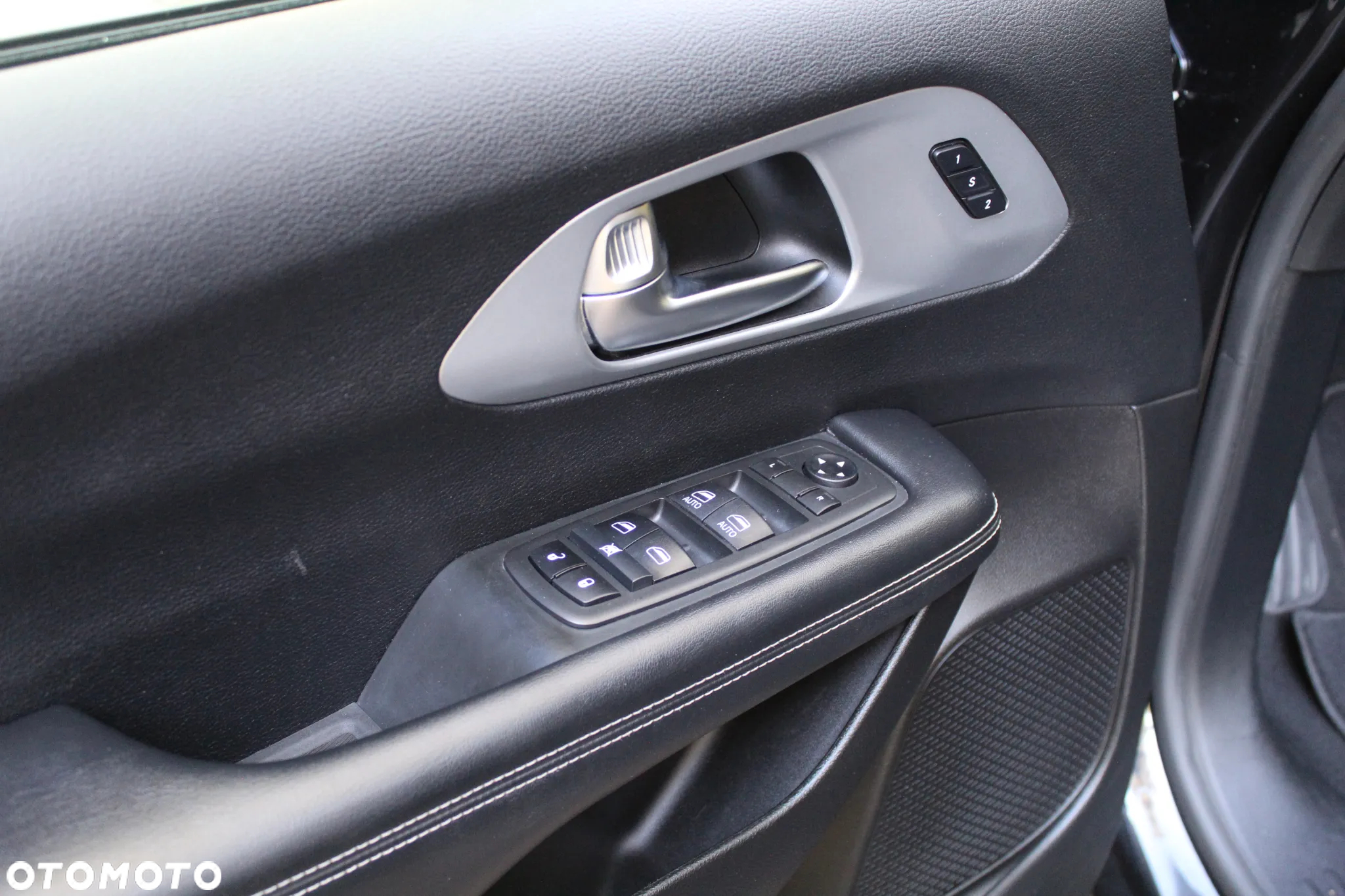 Chrysler Pacifica - 22