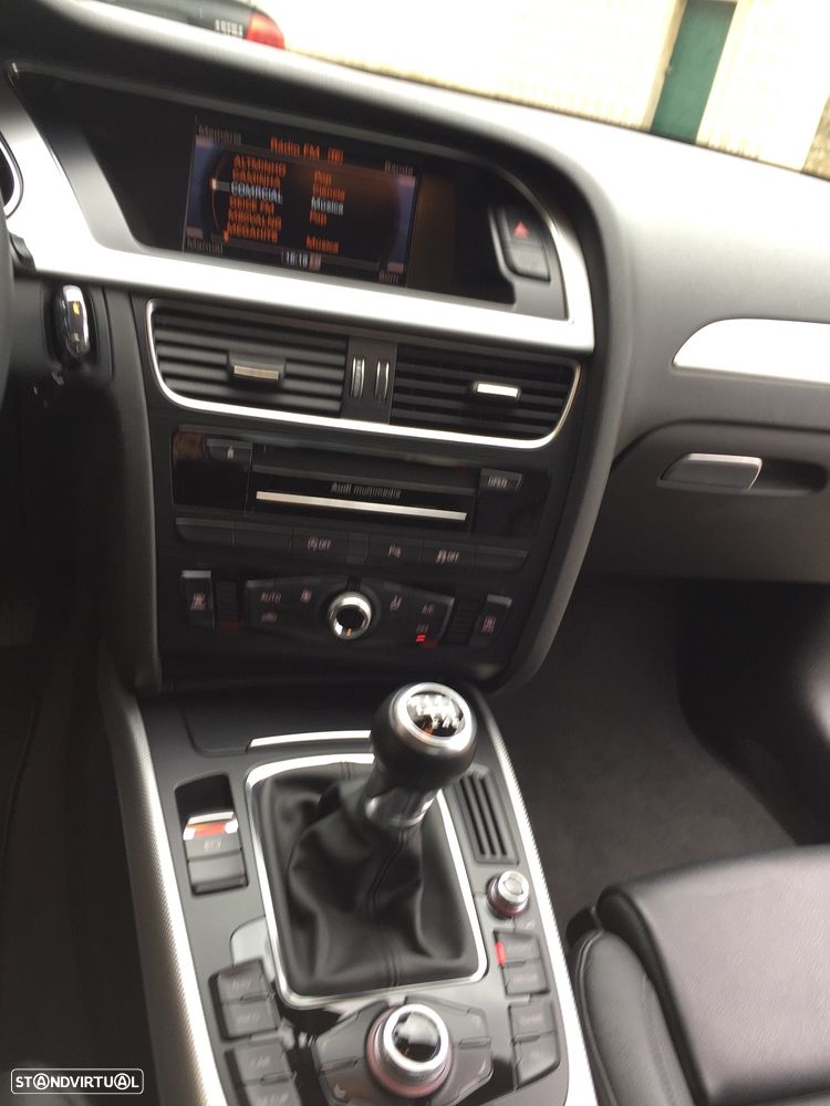 Audi A4 2.0 TDI Business Line S-line - 11