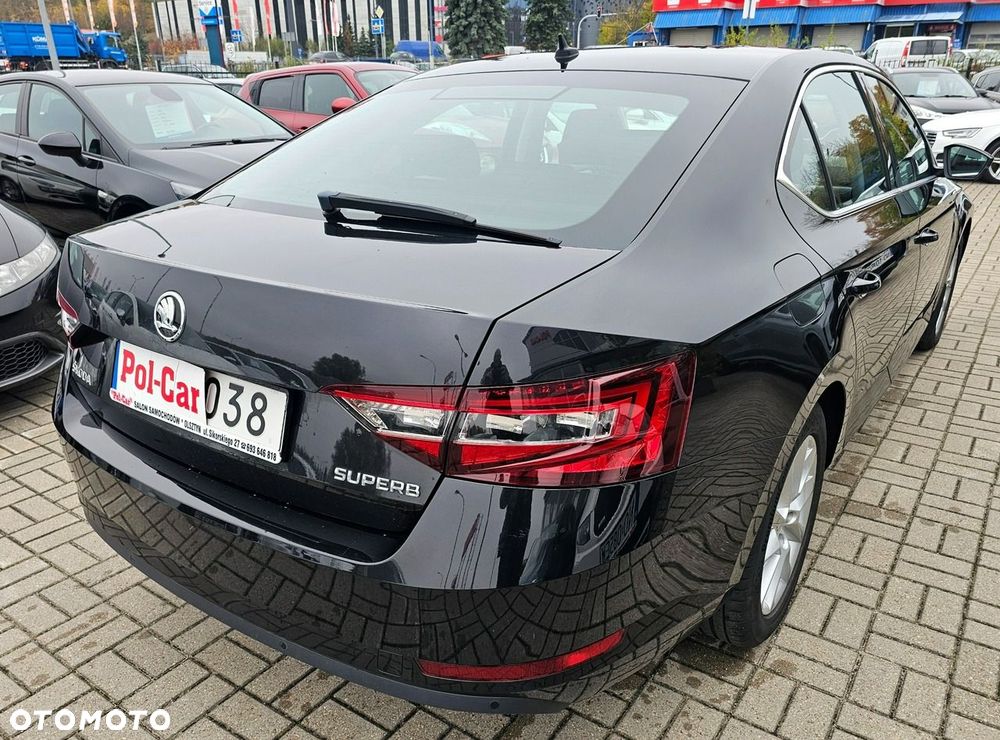 Skoda Superb 2.0 TDI SCR Ambition DSG - 8