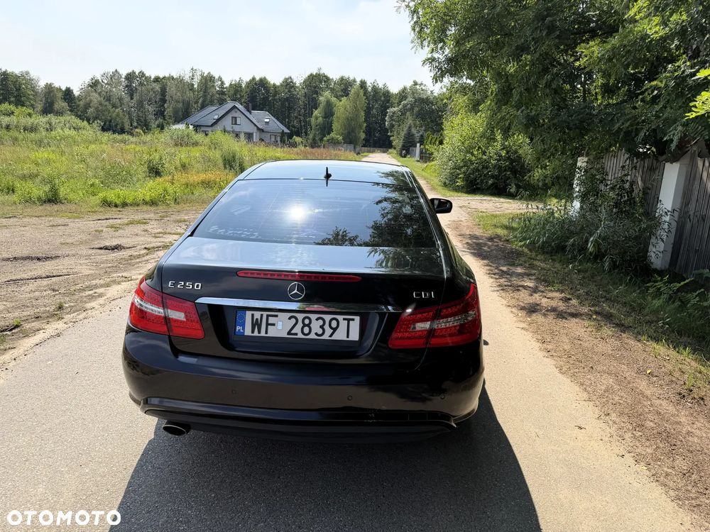 Mercedes-Benz Klasa E 250 CDI DPF BlueEFFICIENCY Automatik Elegance - 9