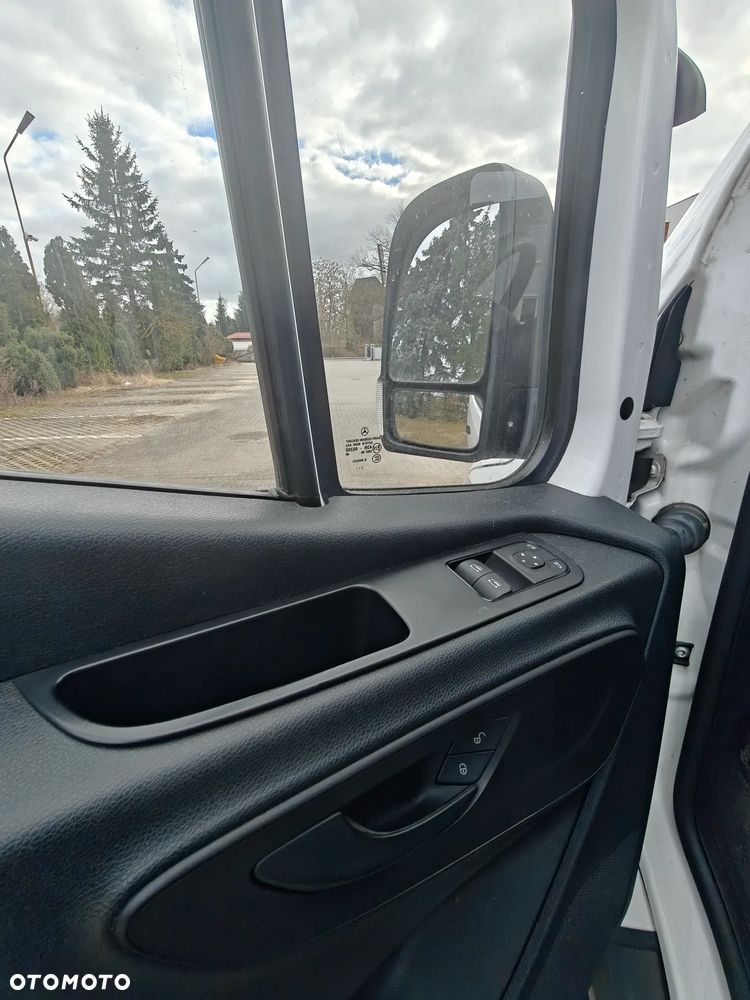 Mercedes-Benz Sprinter - 16