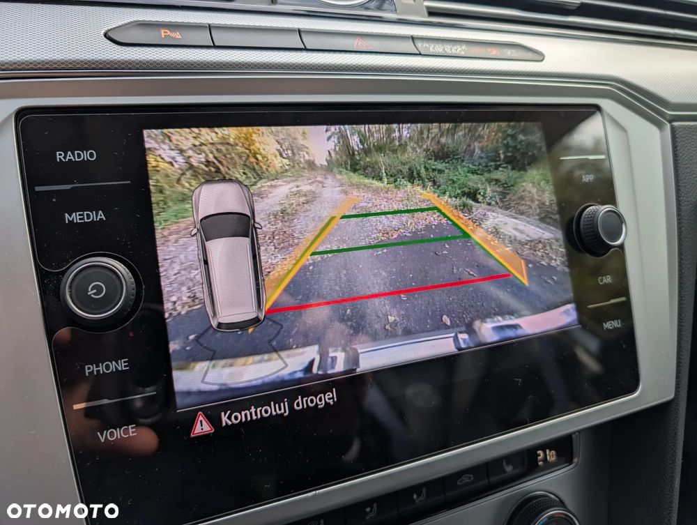 Volkswagen Passat 2.0 TDI SCR DSG Comfortline - 25