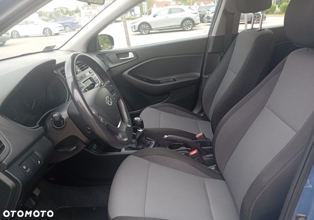 Hyundai i20 - 17