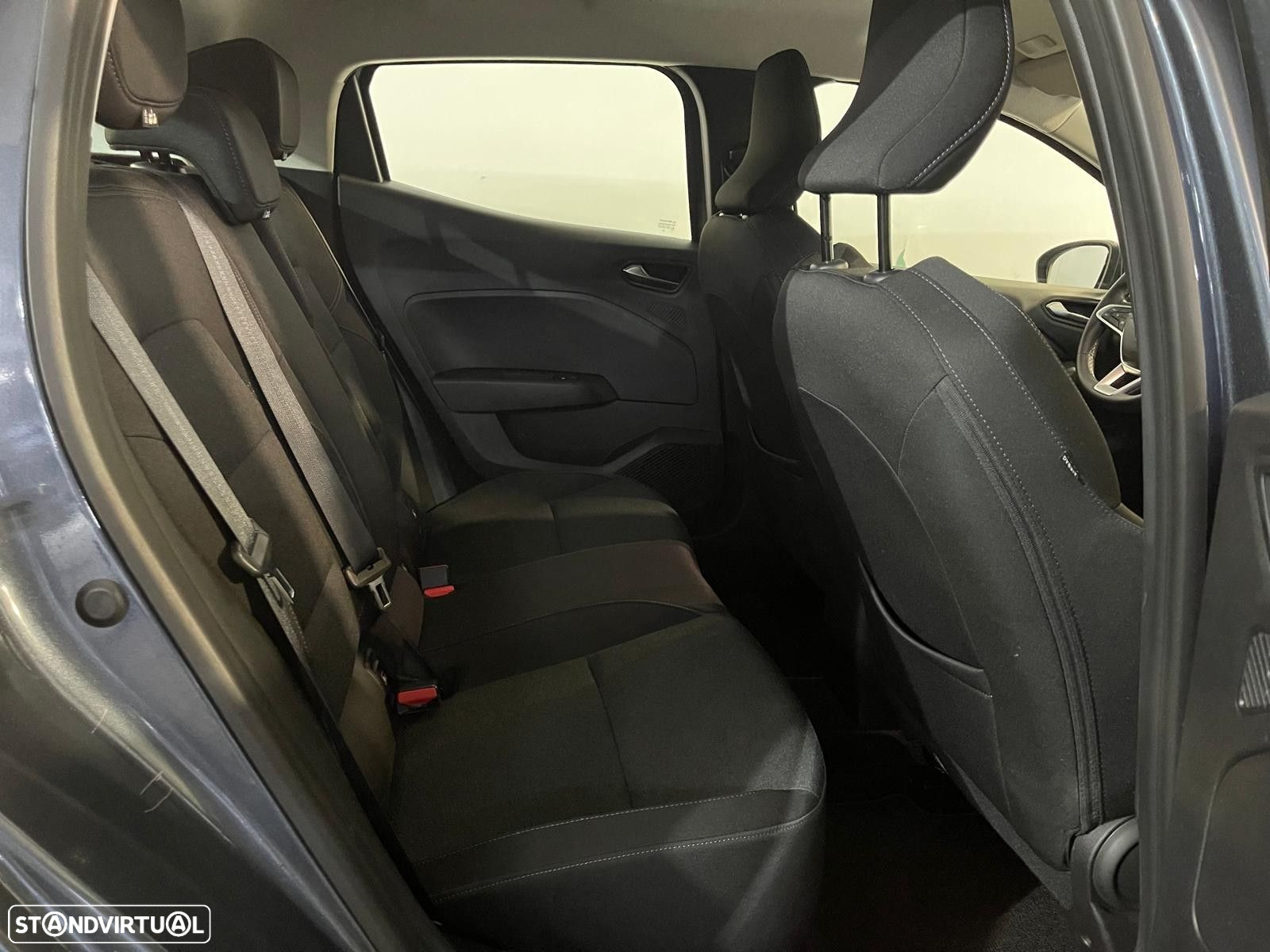 Renault Clio TCe 90 BUSINESS EDITION - 17