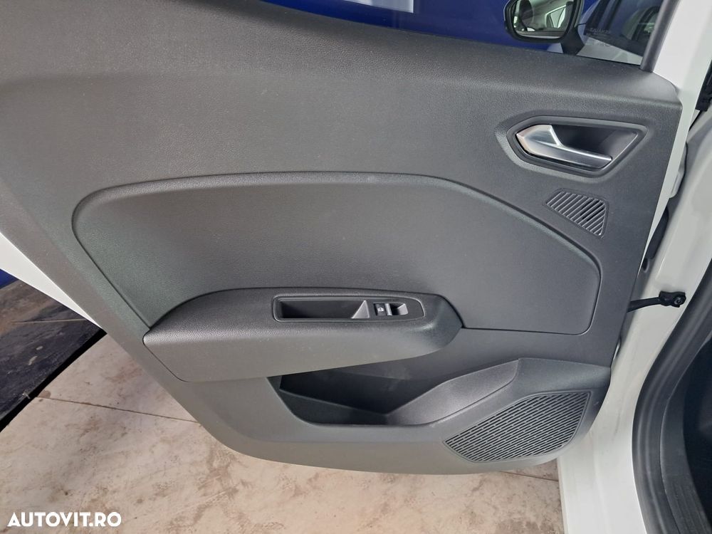 Renault Clio - 22