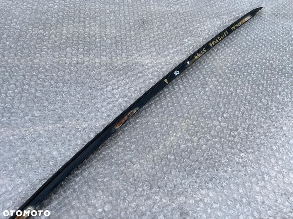 LISTWA ZGARNIAJĄCA PRAWA AUDI A6 C5 PRZED LIFT - 2