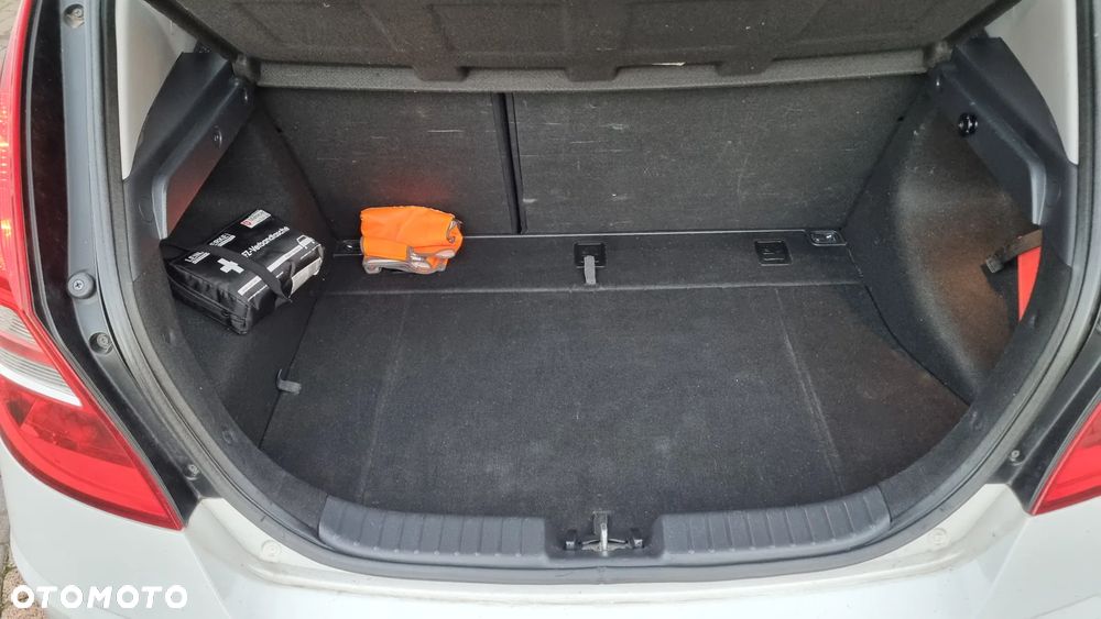 Hyundai i30 1.4 Blue Comfort - 19