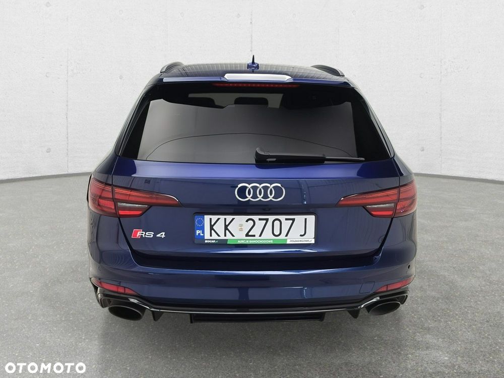 Audi RS4 Limousine - 6