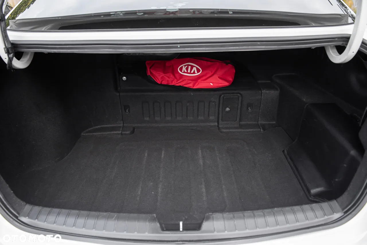 Kia Optima - 32