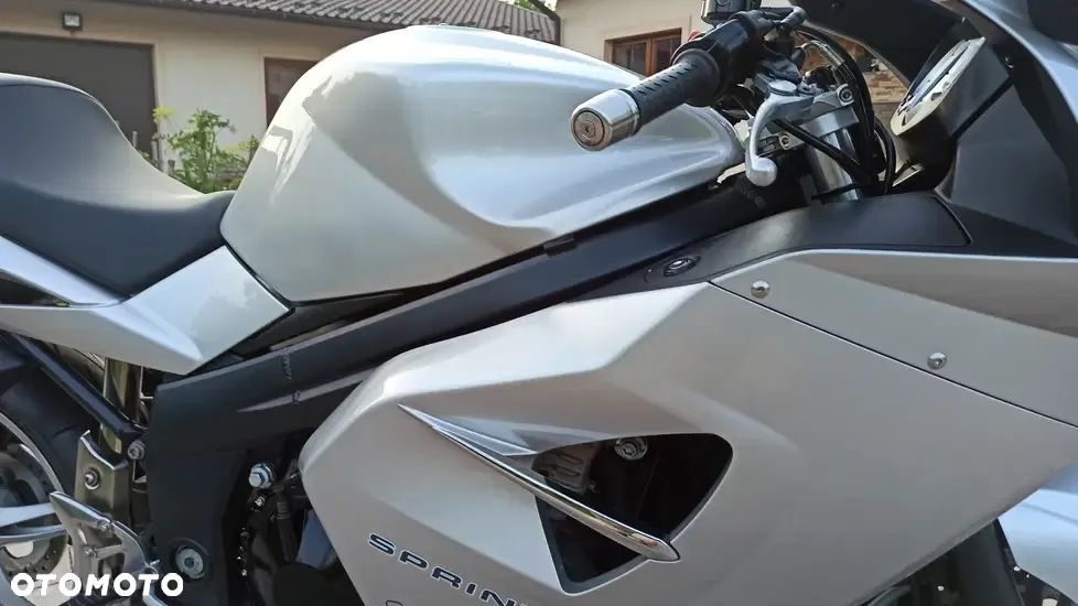 Triumph Sprint - 27