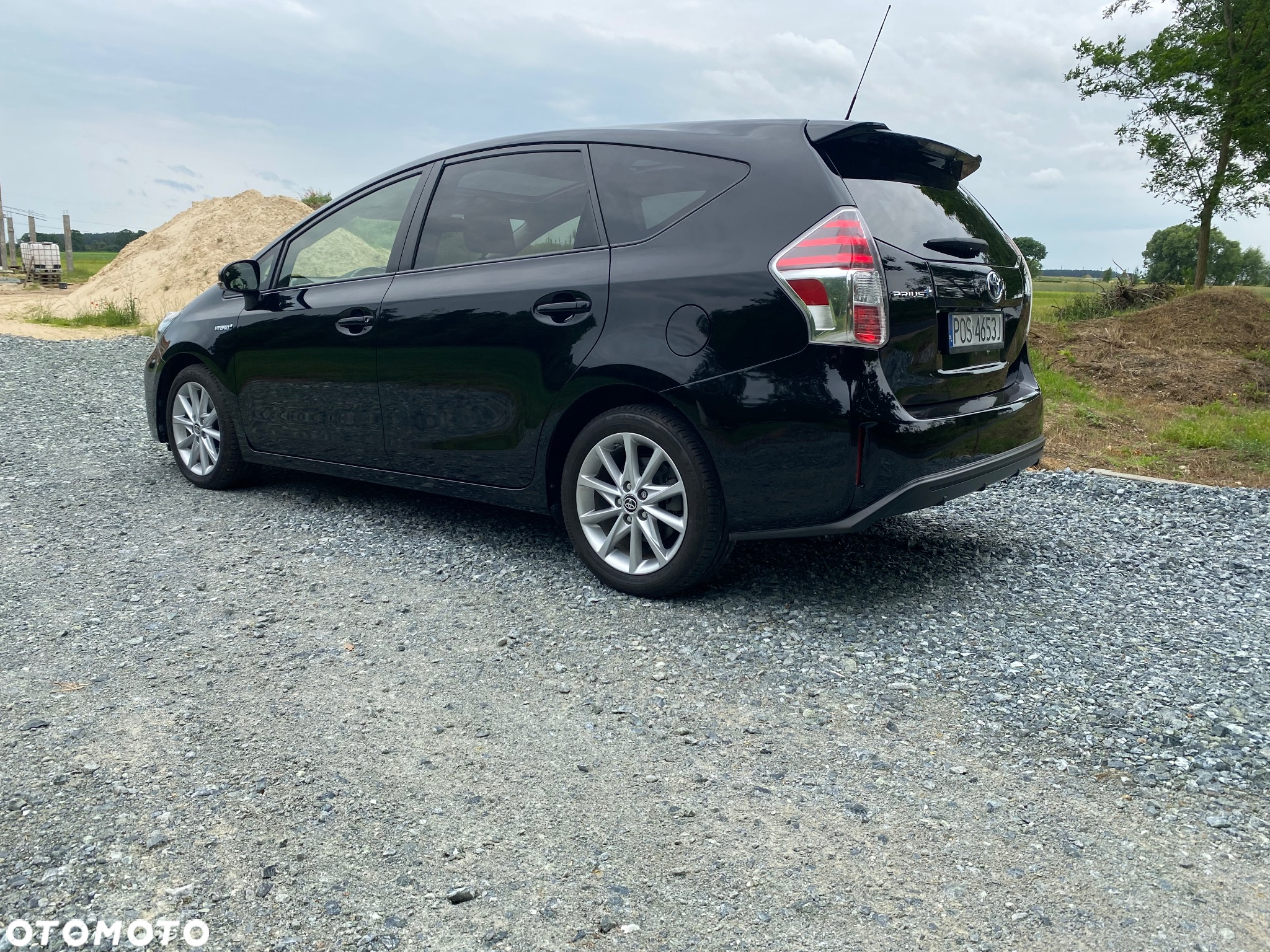 Toyota Prius+ (Hybrid) - 3