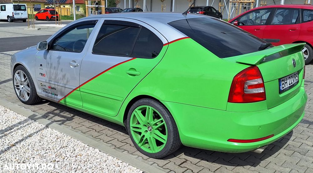 Skoda Octavia 2.0 FSI Turbo RS - 5