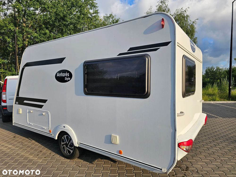 Caravelair WŁĄCZ FILMIK. DMC 1100. ŁÓŻKO MAŁŻEŃSKIE, SYPIALNIO JADALNIA. ŁAZIENKA. PIĘKNA. - 12