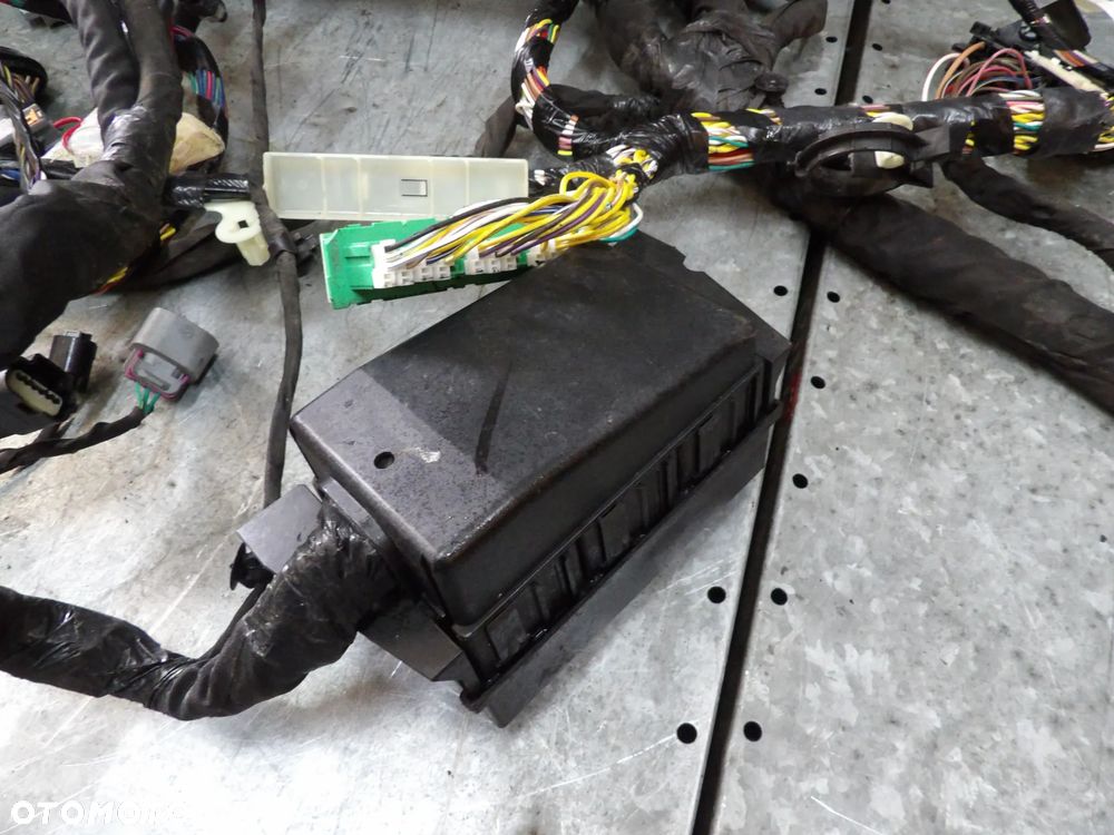 JEEP GRAND CHEROKEE WK2 3.0 CRD INSTALACJA ELEKTRYCZNA KOMORY SILNIKA - 6