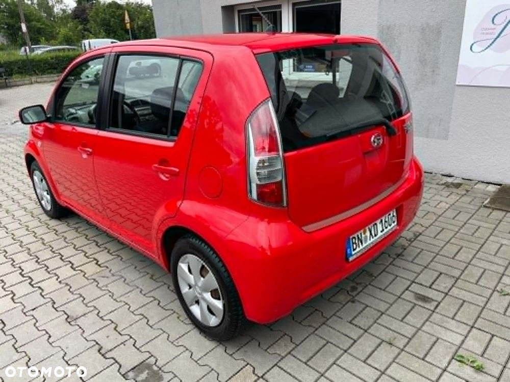 Daihatsu Sirion 1.0 - 16