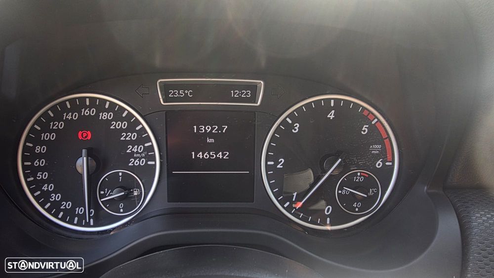 Mercedes-Benz A 180 CDI (BlueEFFICIENCY) - 13