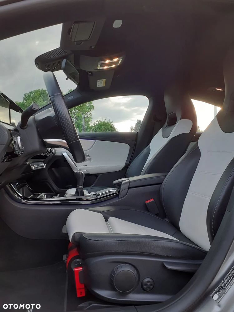 Mercedes-Benz CLA 180 AMG Line - 17