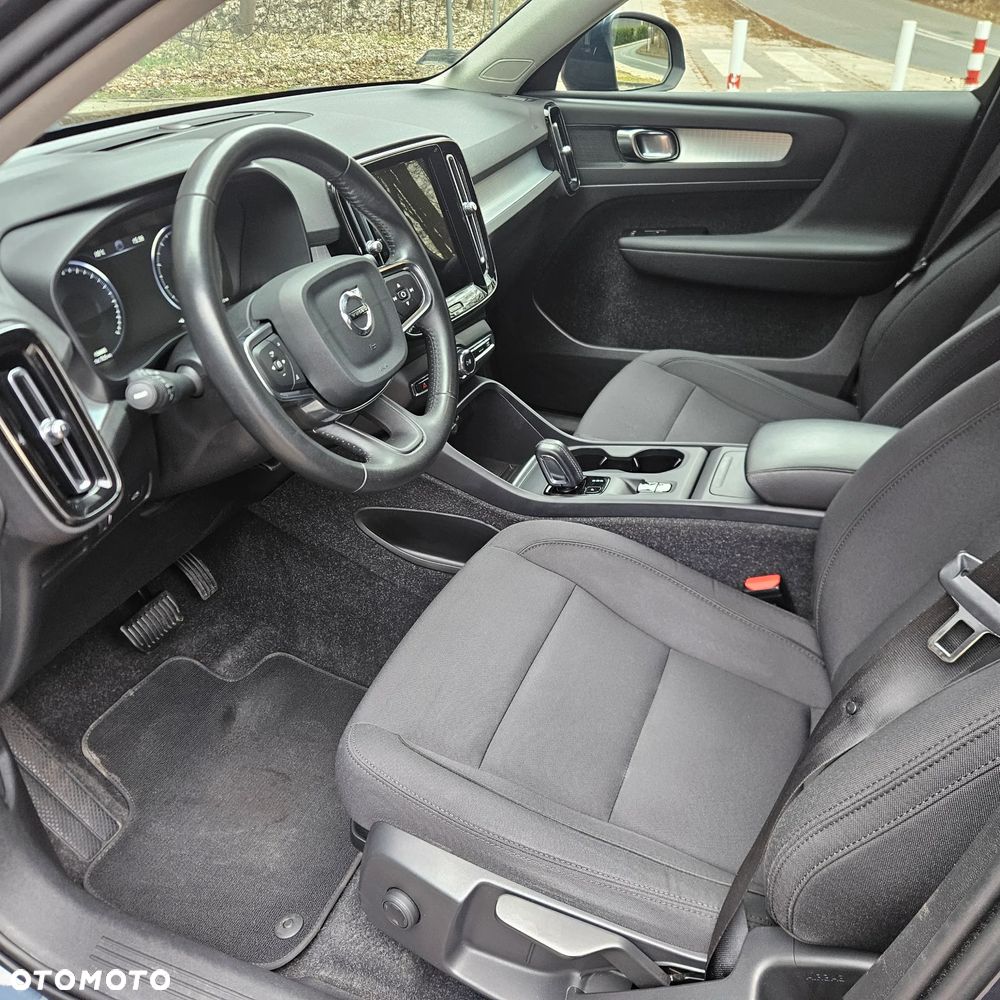 Volvo XC 40 B4 B AWD DKG Momentum Pro - 14