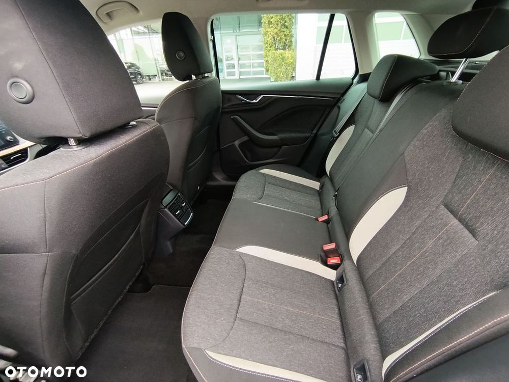 Skoda Kamiq 1.0 TSI Ambition DSG - 11