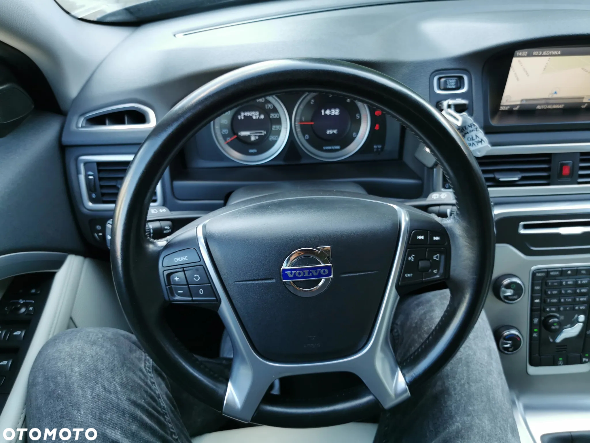 Volvo V70 D4 Momentum - 15