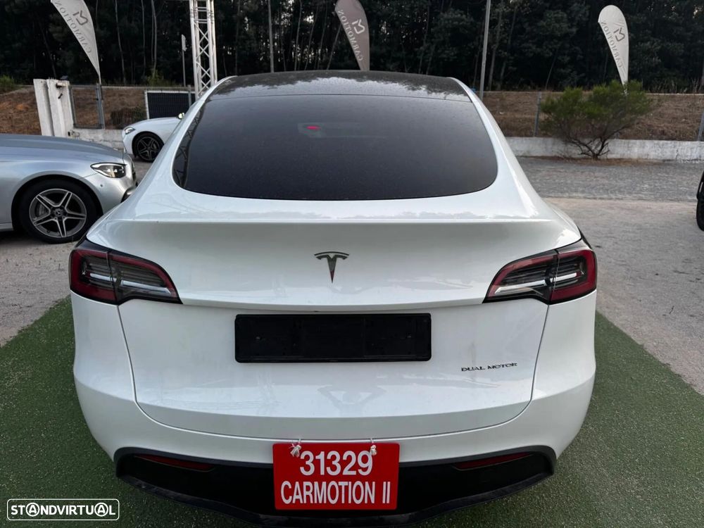 Tesla Model Y Long Range Dual Motor AWD - 32