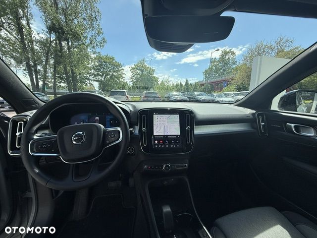 Volvo XC 40 B3 Plus Dark - 2