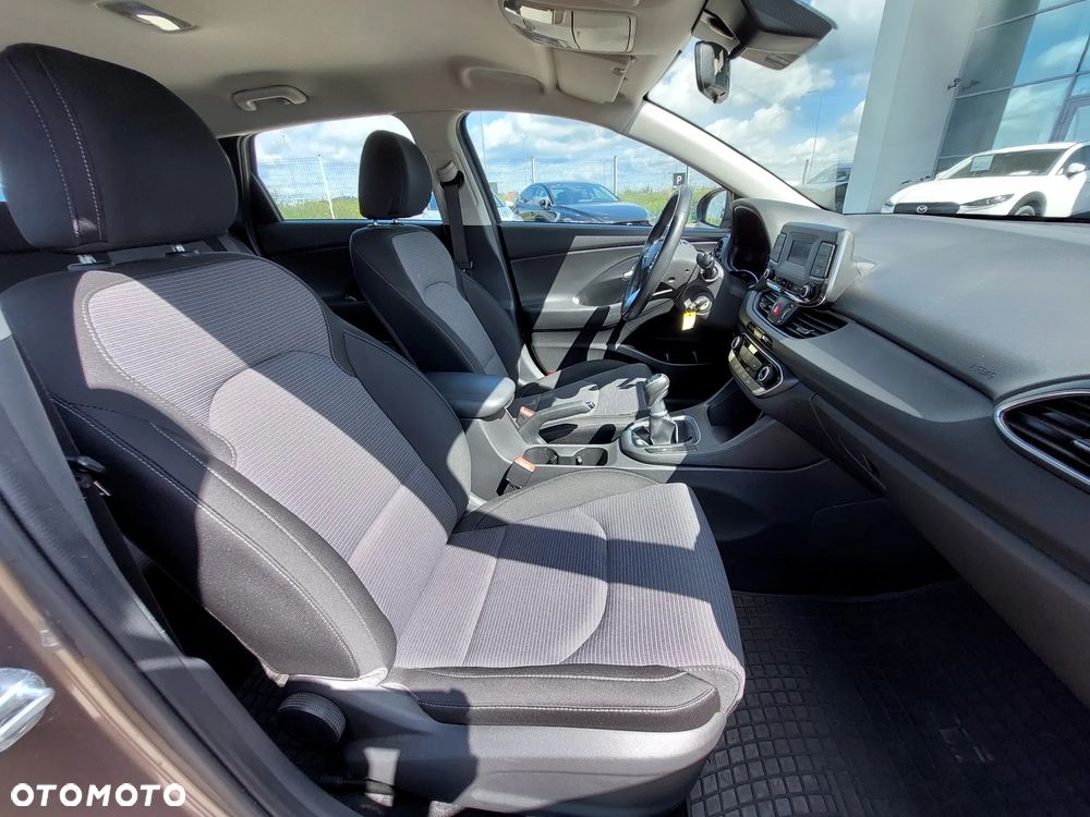 Hyundai i30 1.5 DPI Classic + - 14