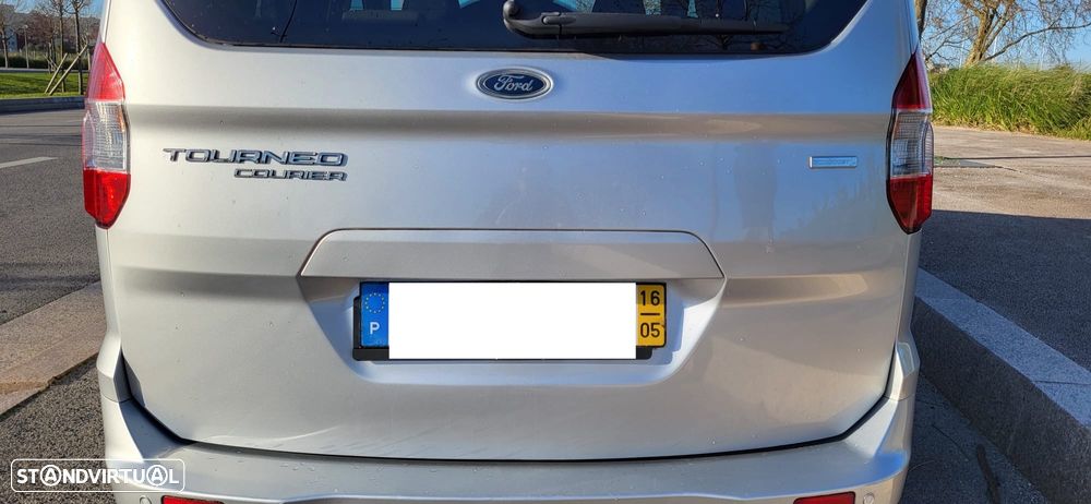 Ford Tourneo Courier 1.0 EcoBoost Titanium - 4