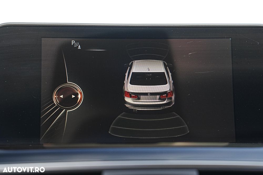 BMW Seria 3 320d Aut. Sport Line - 28