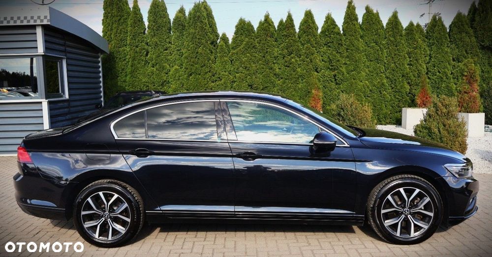 Volkswagen Passat - 4