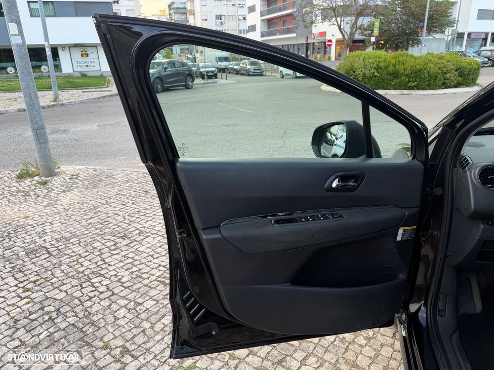 Peugeot 3008 1.6 e-HDi Style 2-Tronic - 19