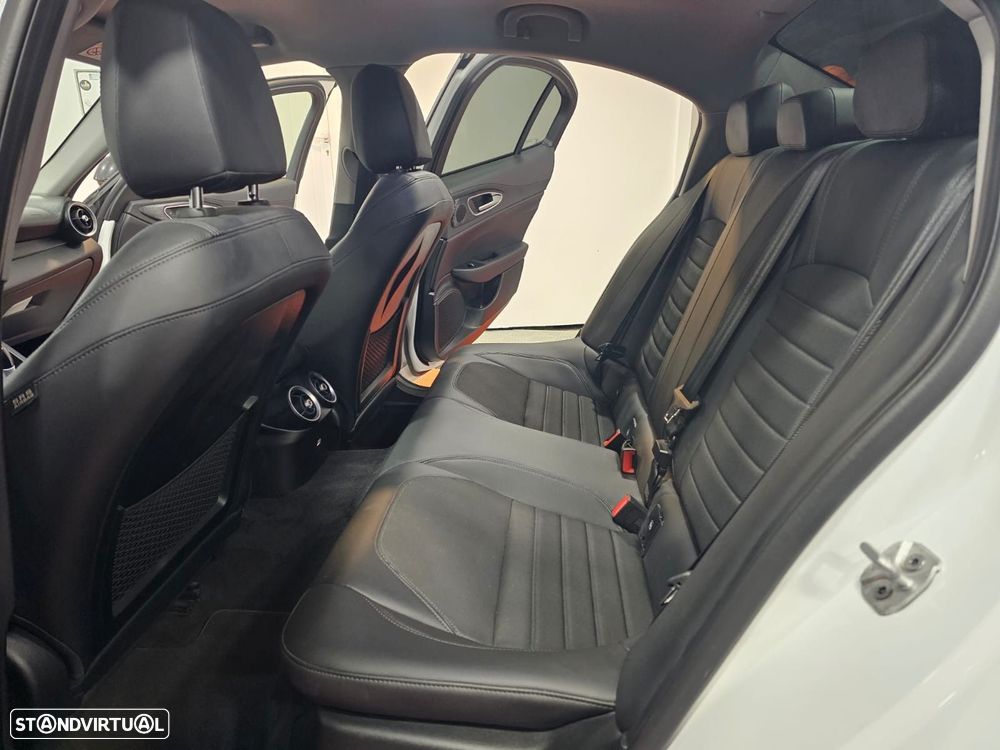 Alfa Romeo Giulia 2.2 D Super AT8 - 12