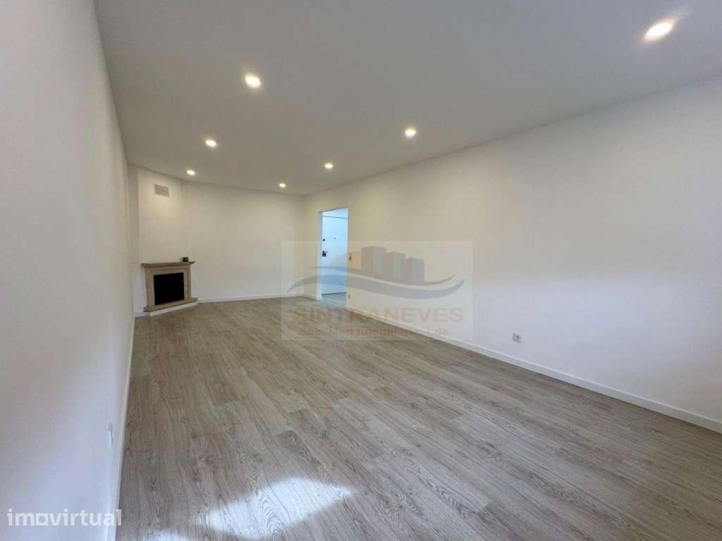 Apartamento T2 Totalmente Remodelado com Parqueamento | Quinta da C... - Grande imagem: 5/24