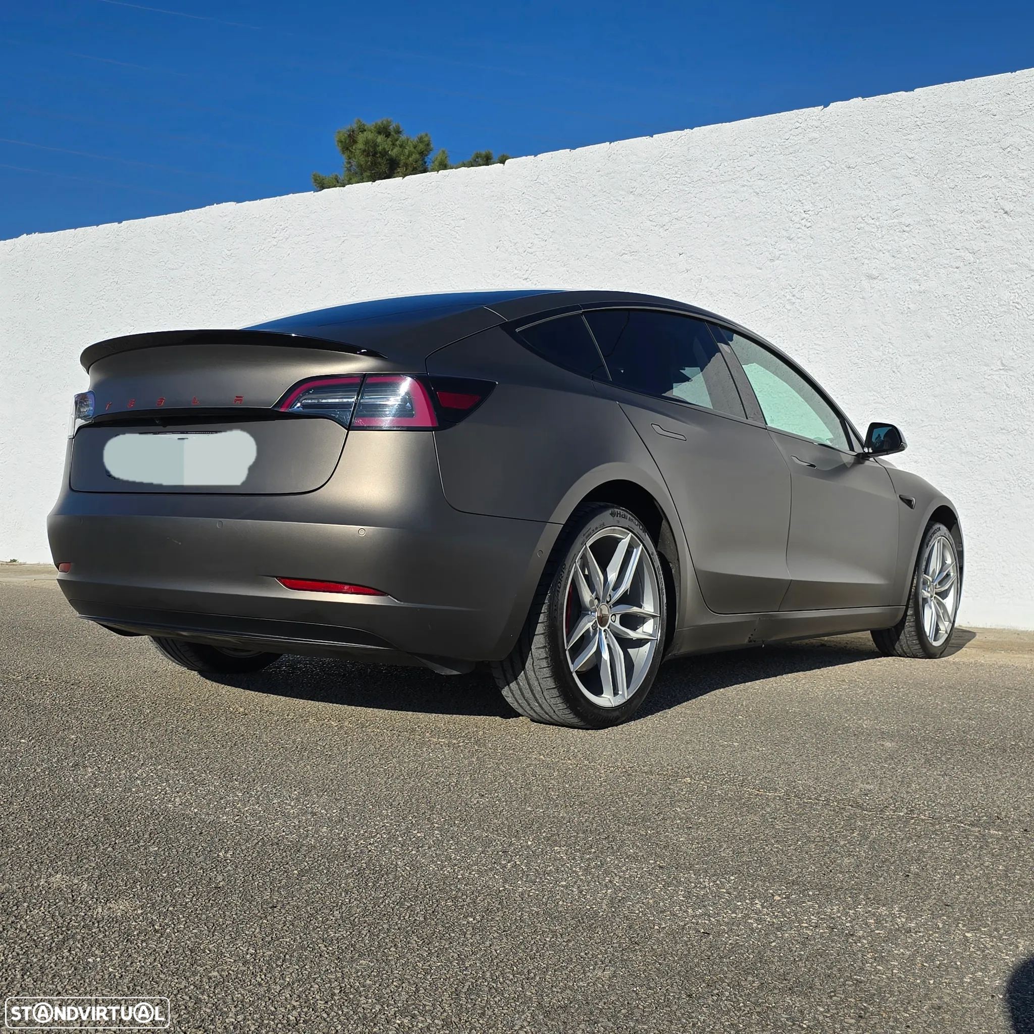 Tesla Model 3 - 8